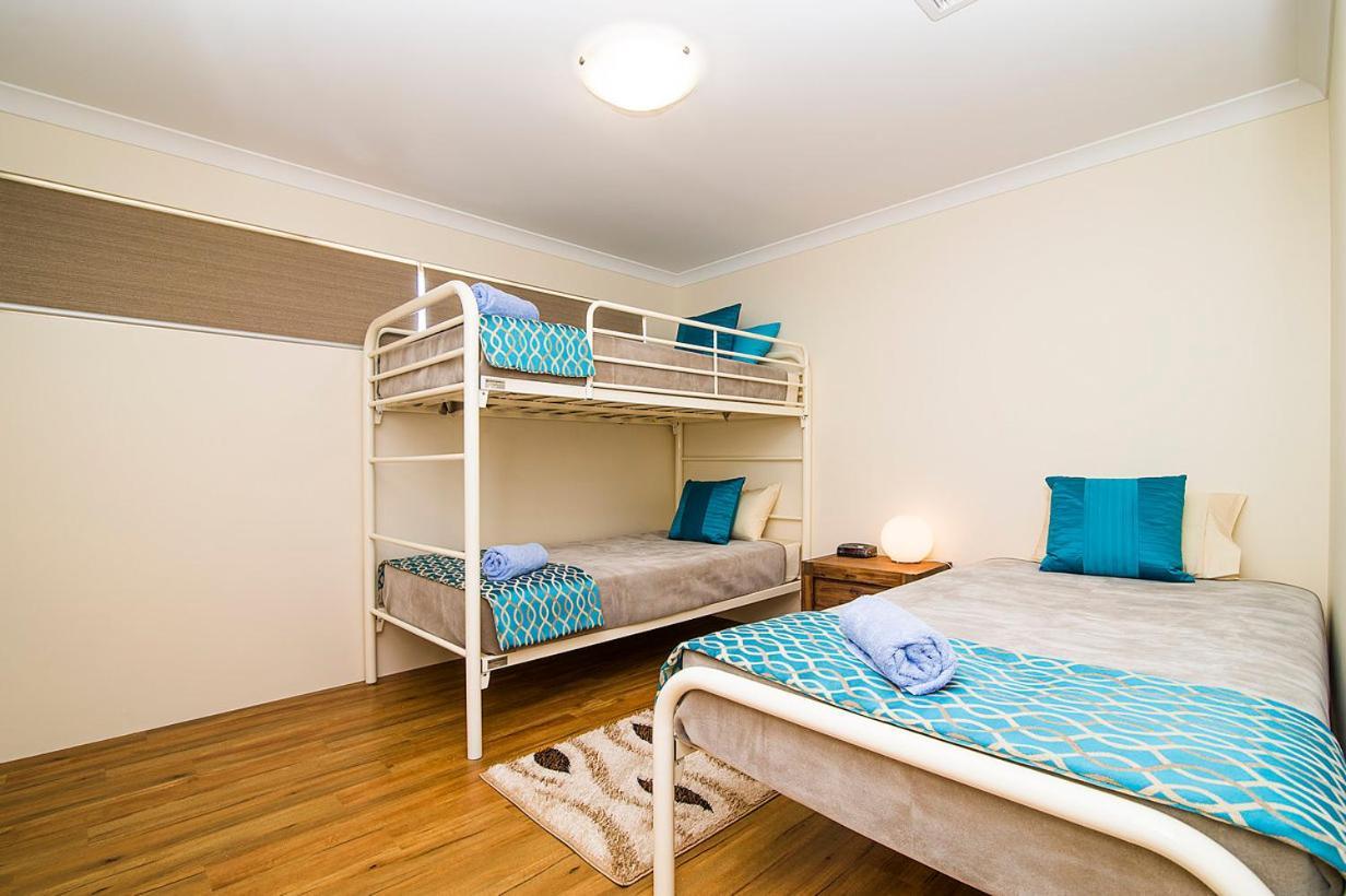 Busselton Holiday Home Bagian luar foto