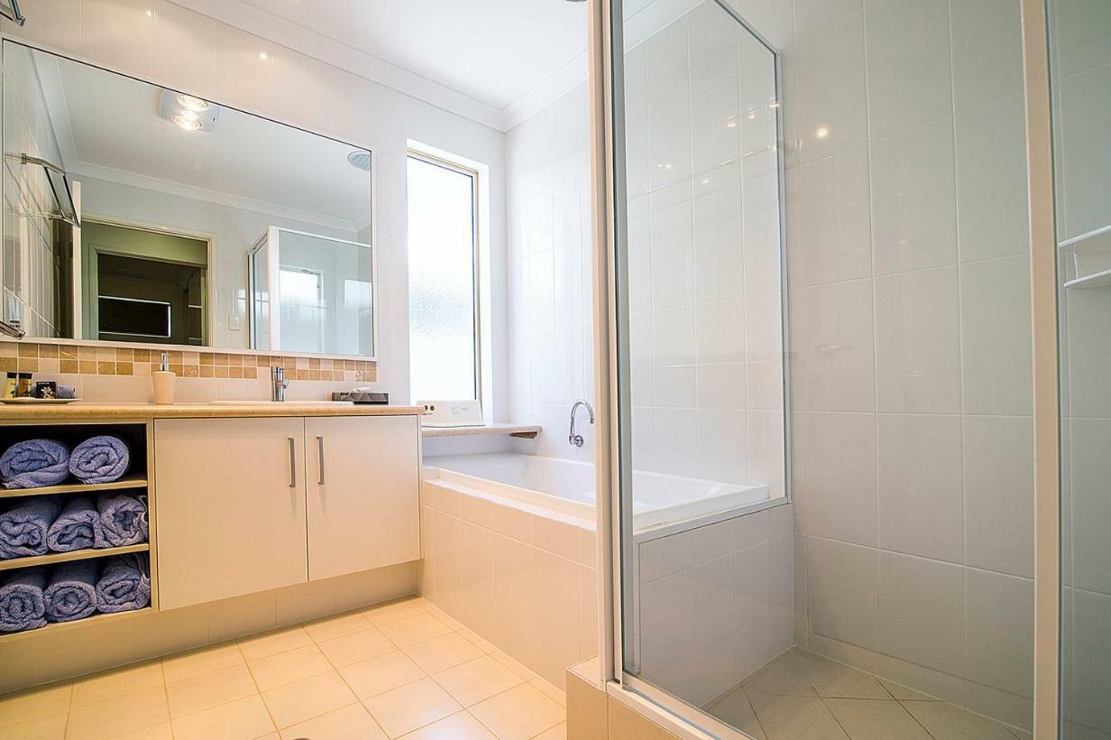 Busselton Holiday Home Bagian luar foto
