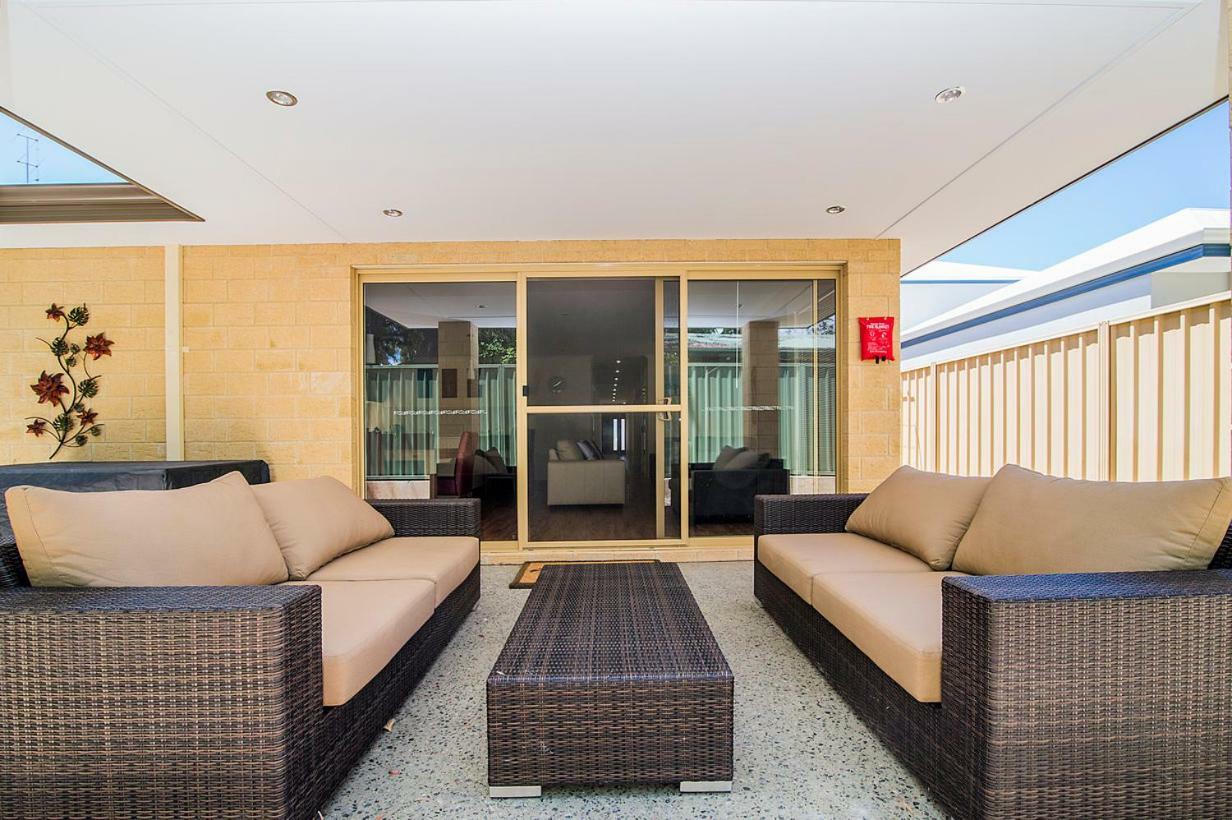 Busselton Holiday Home Bagian luar foto